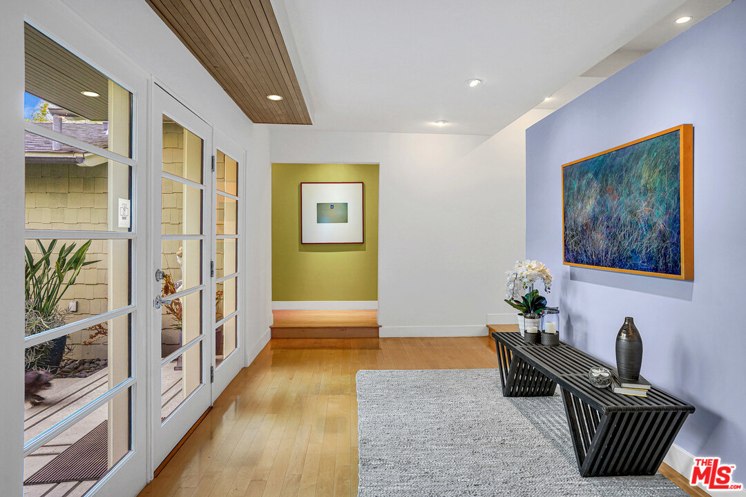 815 Leonard Road Los Angeles, CA 90049 - Photo 5 of 38