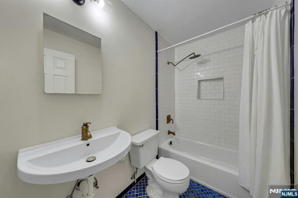 651 Riverside Avenue, Unit A10 Lyndhurst, NJ 07071 - Photo 25 of 36 Gallery Image 25
