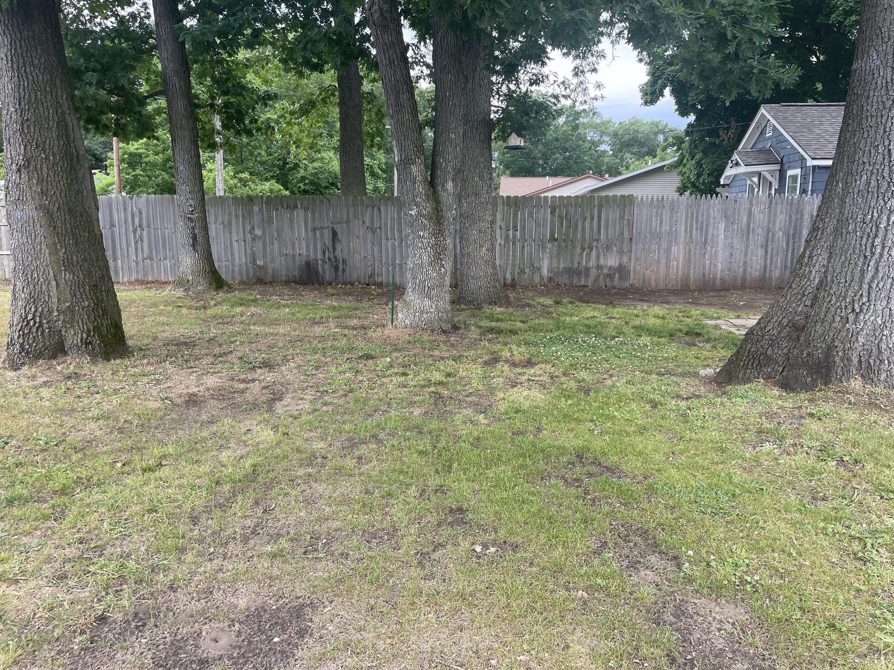1111 Quarterline Road Muskegon, MI 49442 - Photo 3 of 24 IMG_6081