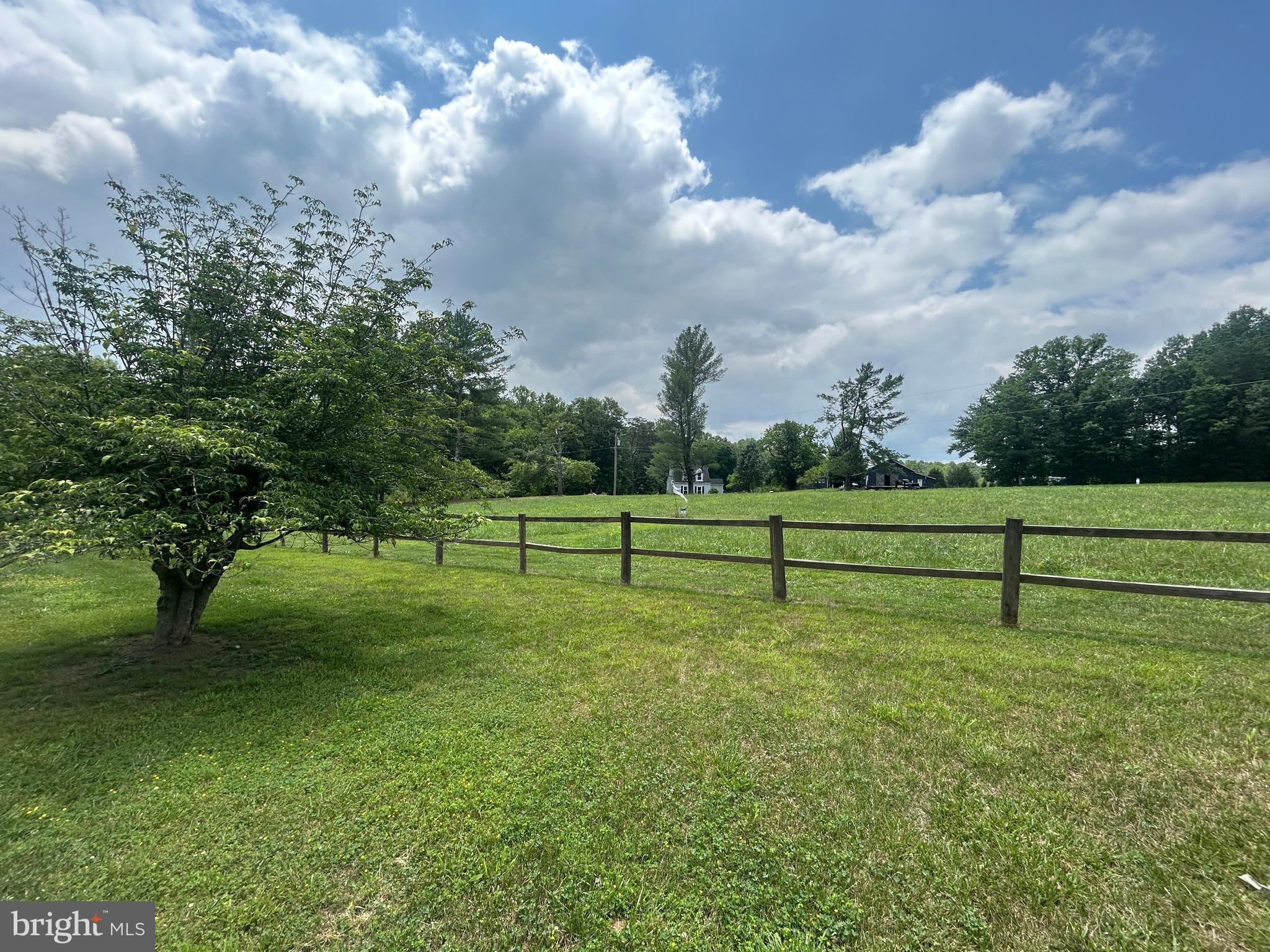23221 Independence Road Unionville, VA 22567 - Photo 4 of 41 Exterior - Front Yard