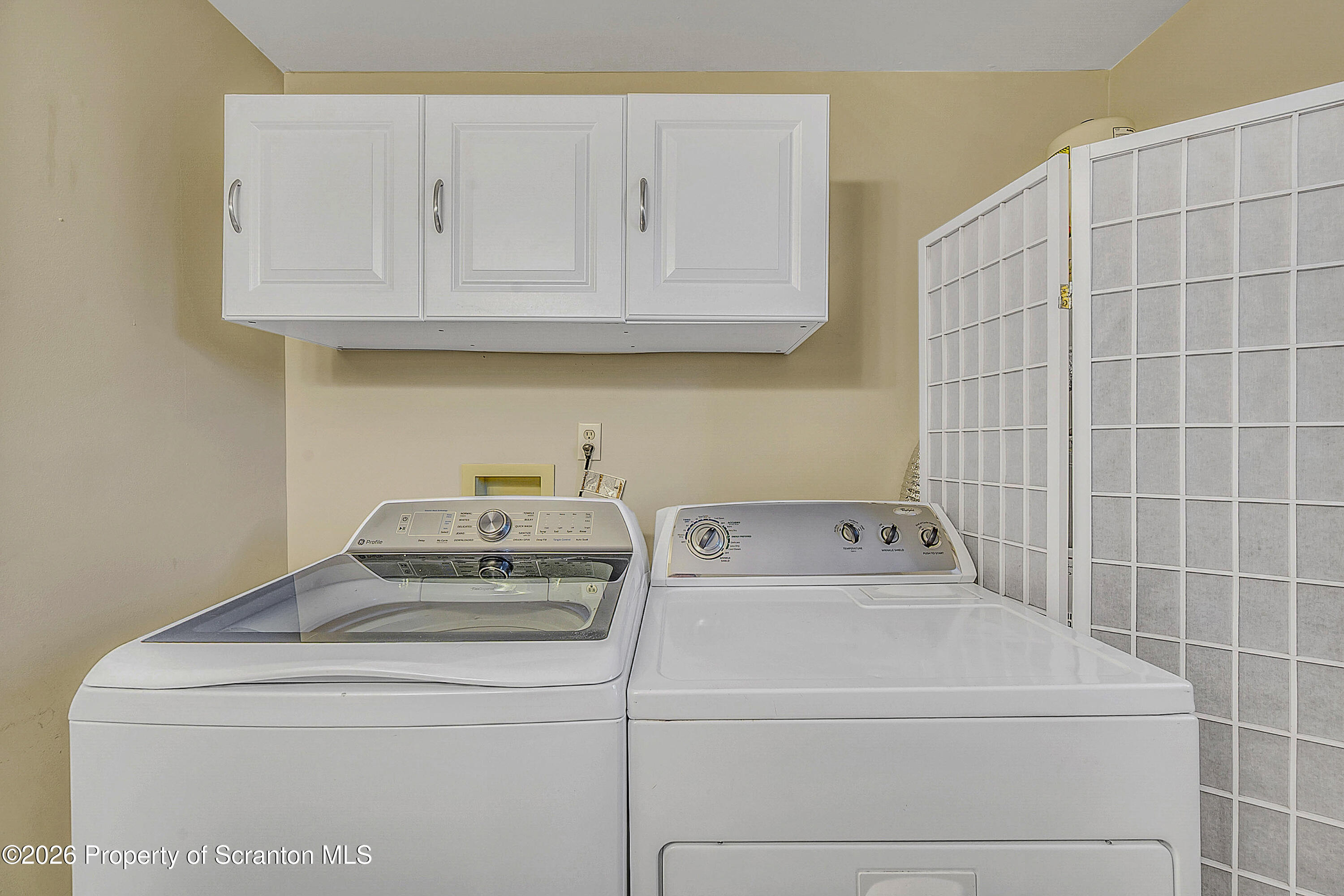 102 Glenstone Road Dickson City, PA 18519 - Photo 25 of 39 a utility room with dryer and washer