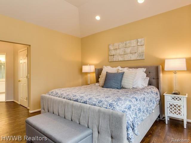 60928 Pennington Way Rochester, MI 48306 - Photo 20 of 40 Master to Bath