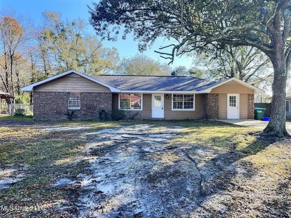 $1,700 | 221 Eastland Boulevard, Ocean Springs, MS 39564