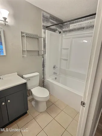 $1,700 | 221 Eastland Boulevard, Ocean Springs, MS 39564