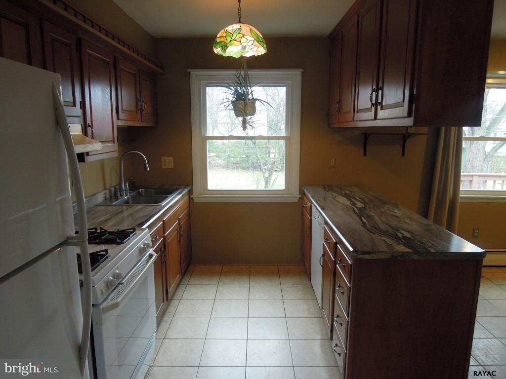 124 Rodes Avenue Gettysburg, PA 17325 - Photo 9 of 23 Gallery Image 9