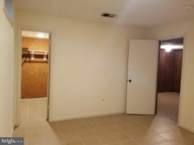 $4,990 | 9918 9918-derbyshure E Derbyshire Lane, Bethesda, MD 20817