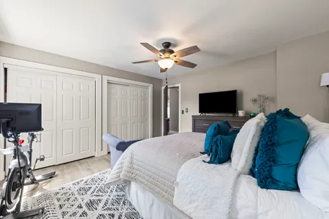 $435,000 | 30W676 Woodewind Drive, Naperville, IL 60563