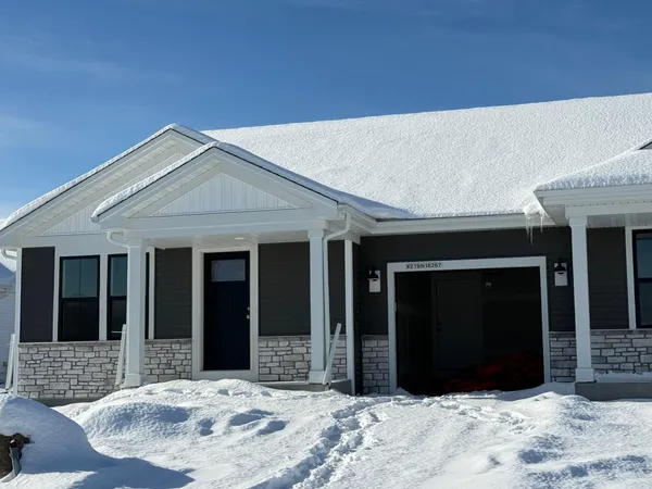 $349,900 | W219-n16267 W219-n16267 Primrose Court, Jackson, WI 53037