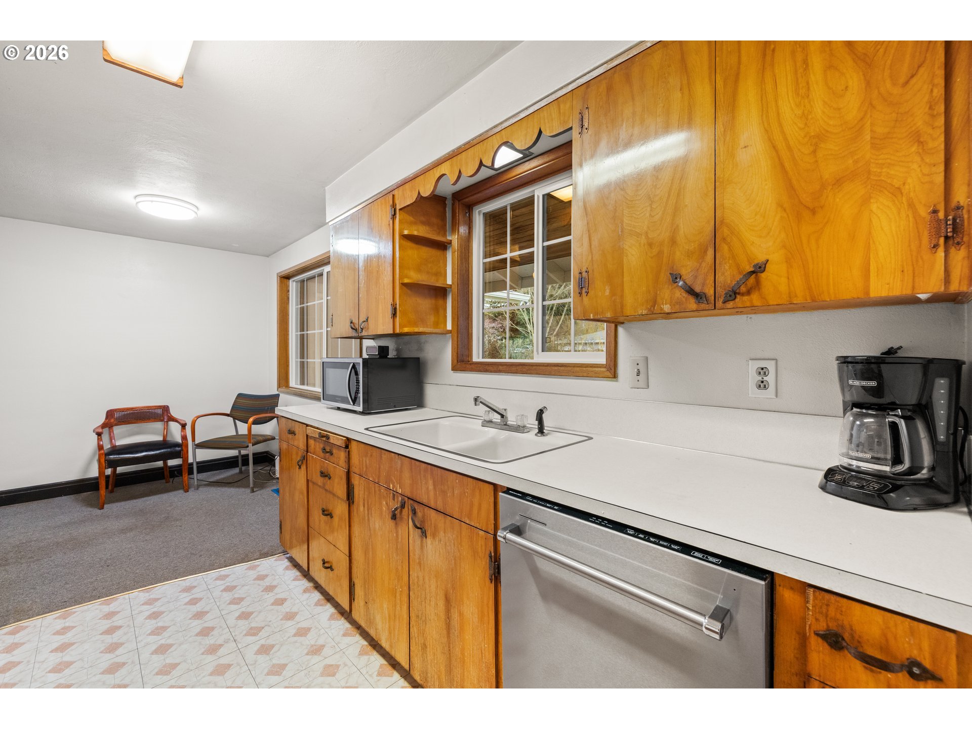 18735 Southwest Rosa Road Beaverton, OR 97078 - Photo 9 of 31