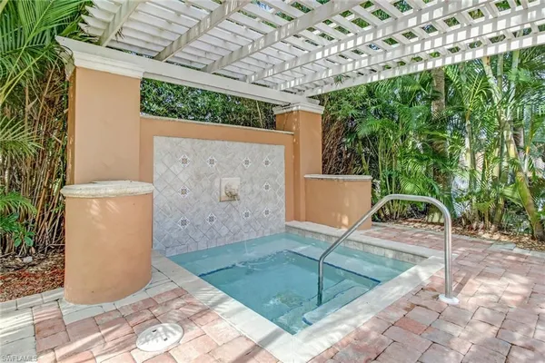 $1,700 | 1180 Wildwood Lakes Boulevard, Unit 108, Naples, FL 34104