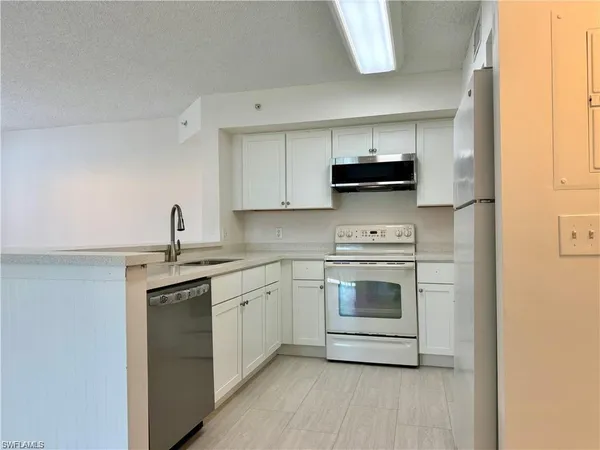 $1,700 | 1180 Wildwood Lakes Boulevard, Unit 108, Naples, FL 34104