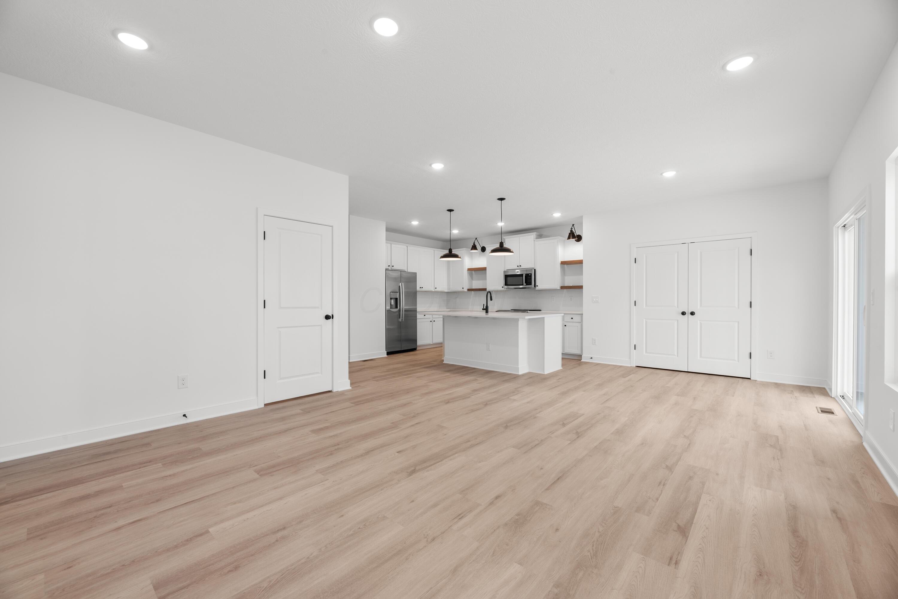 15831 King Road Howard, OH 43028 - Photo 15 of 39 great room