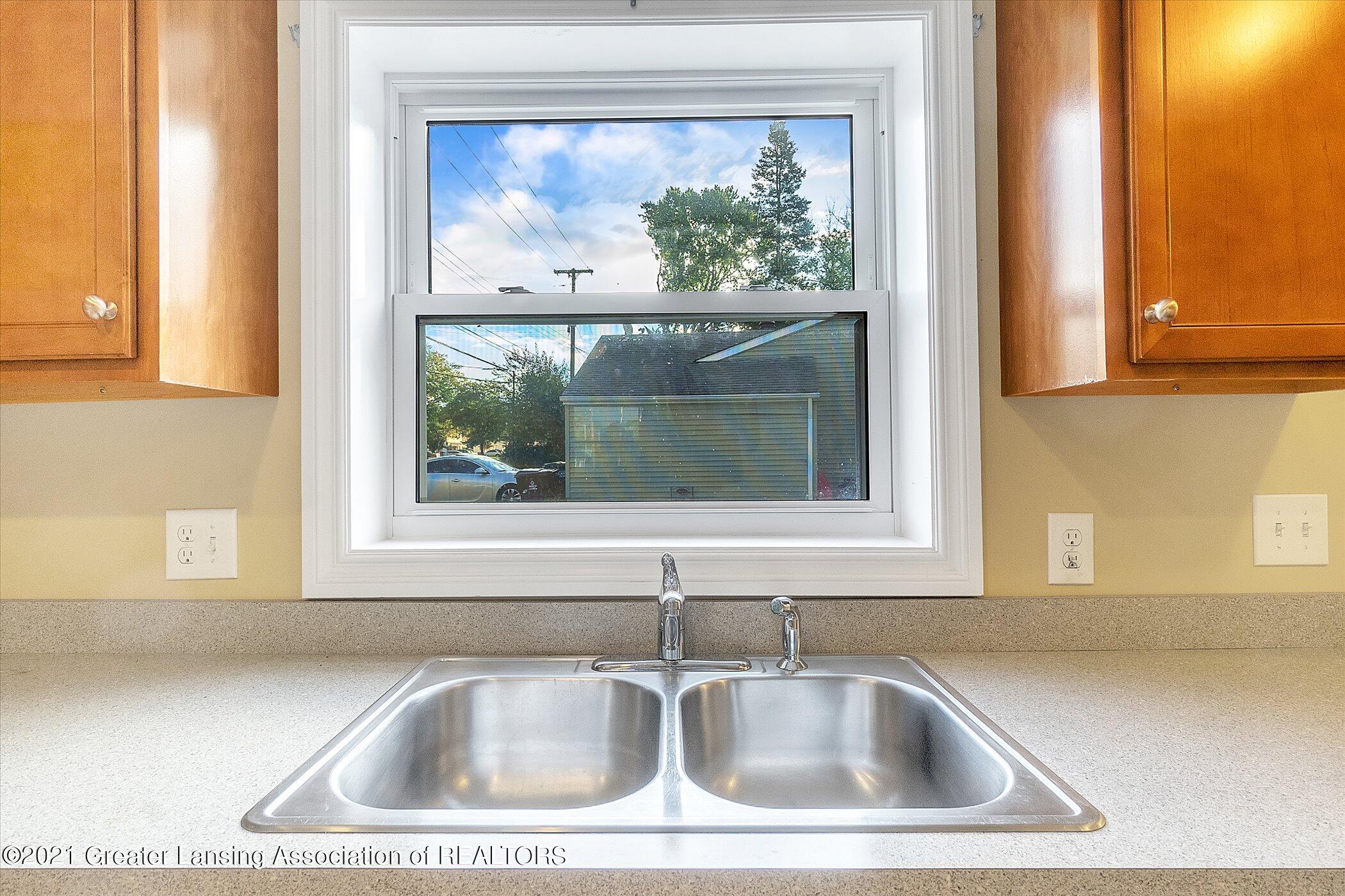 3325 West Holmes Road Lansing, MI 48911 - Photo 13 of 28 13-3325-W-Holmes-Rd-WindowStill-Real-Est