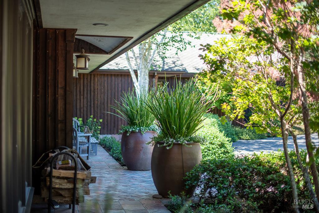 10533 Westside Road Healdsburg, CA 95448 - Photo 3 of 53