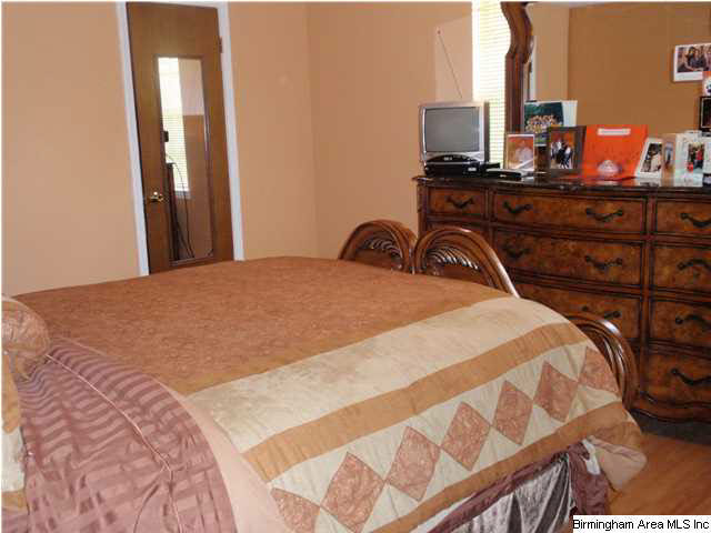 709 Greenbriar Road Fairfield, AL 35064 - Photo 13 of 19