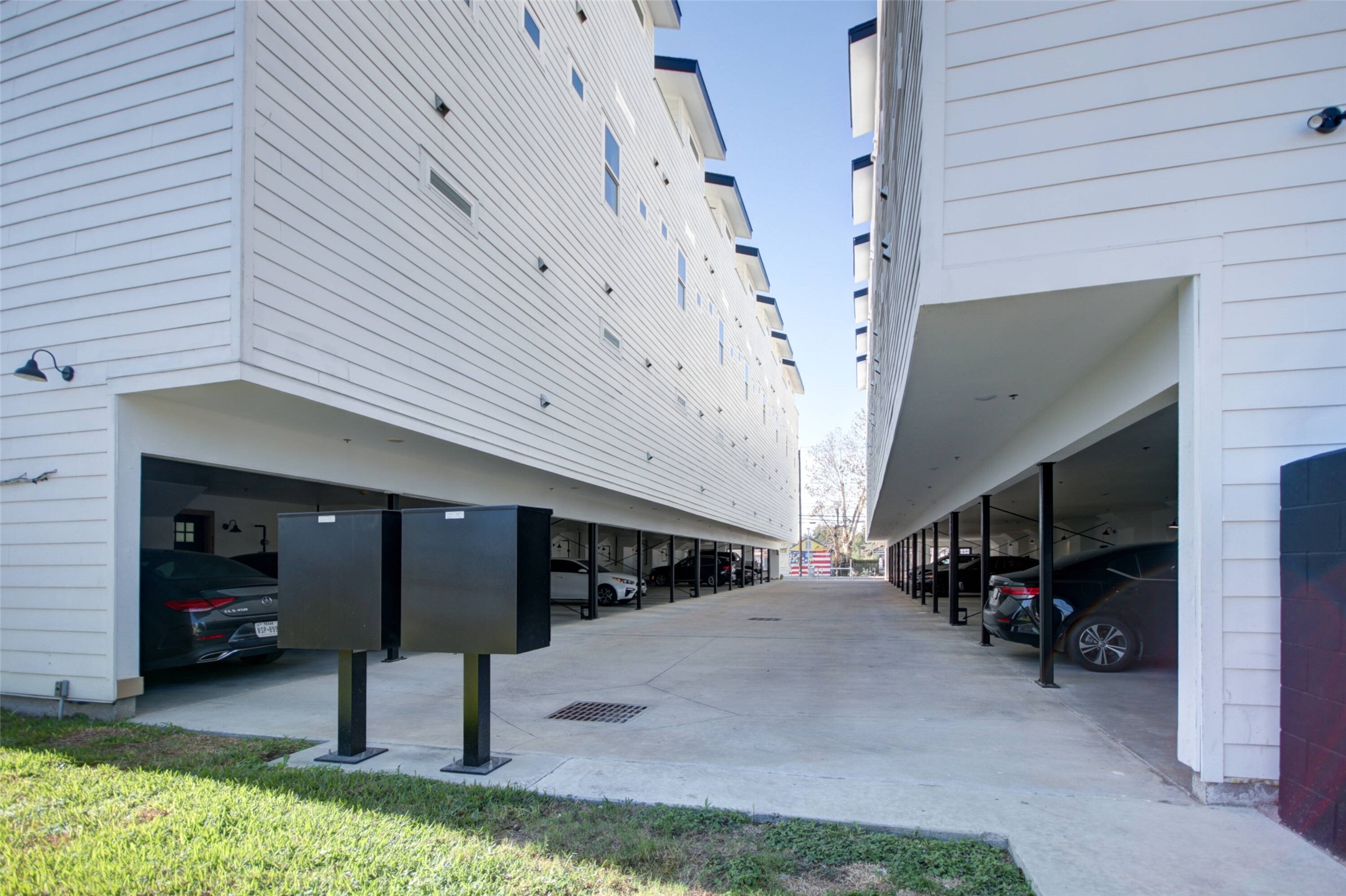 3824 Fulton Street, Unit 112 Houston, TX 77009 - Photo 13 of 15 a view of outdoor space and yard