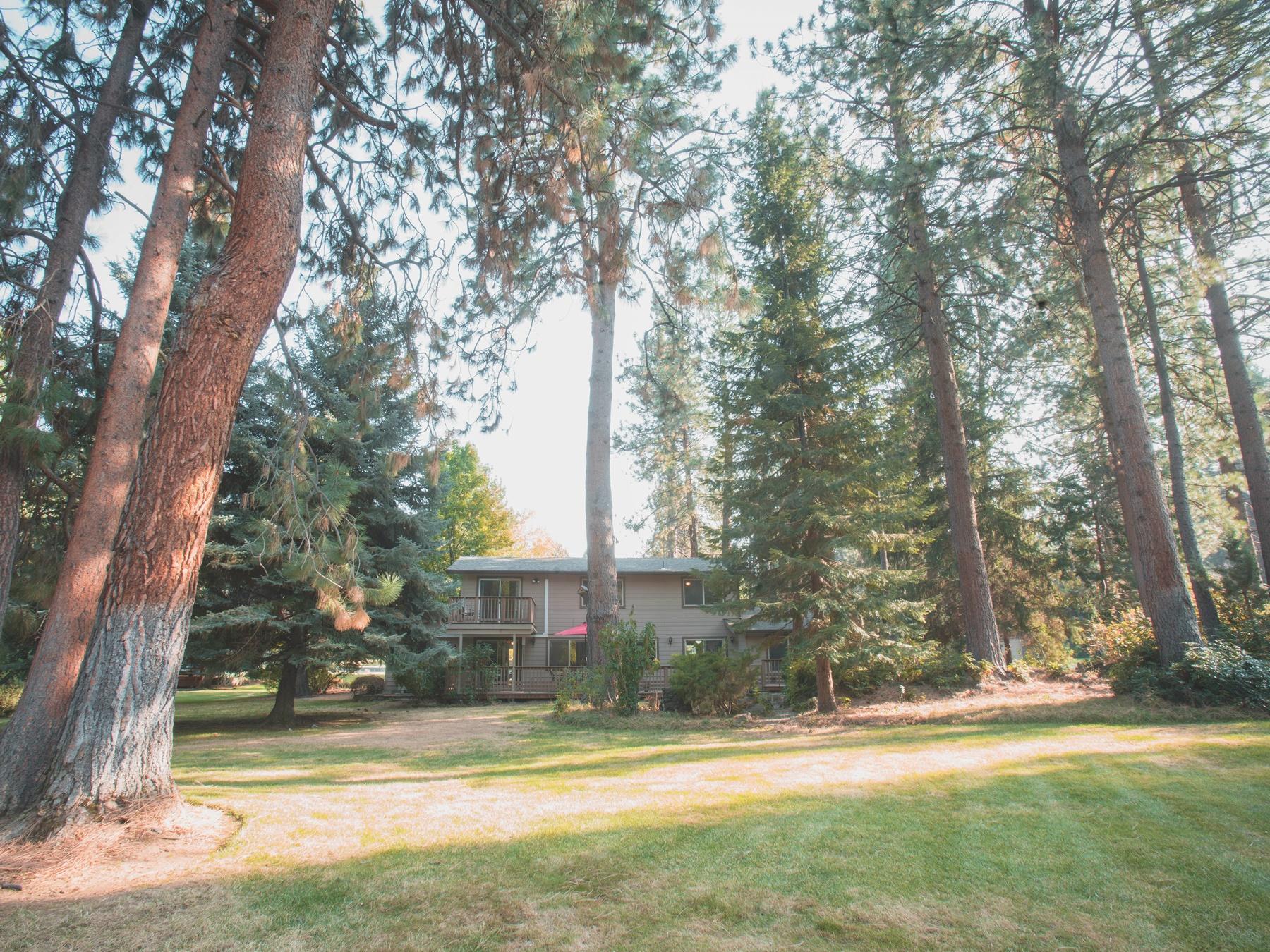 20380 Strawline Road Bend, OR 97702 - Photo 3 of 30 The back yard connects to common area creating a nice amount of space between the other homes.