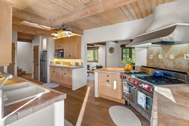 a bathroom with a sink vanity and a mirror