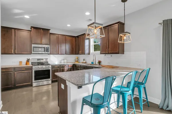 $399,000 | 28 Fowler Oaks Lane, Simpsonville, SC 29681