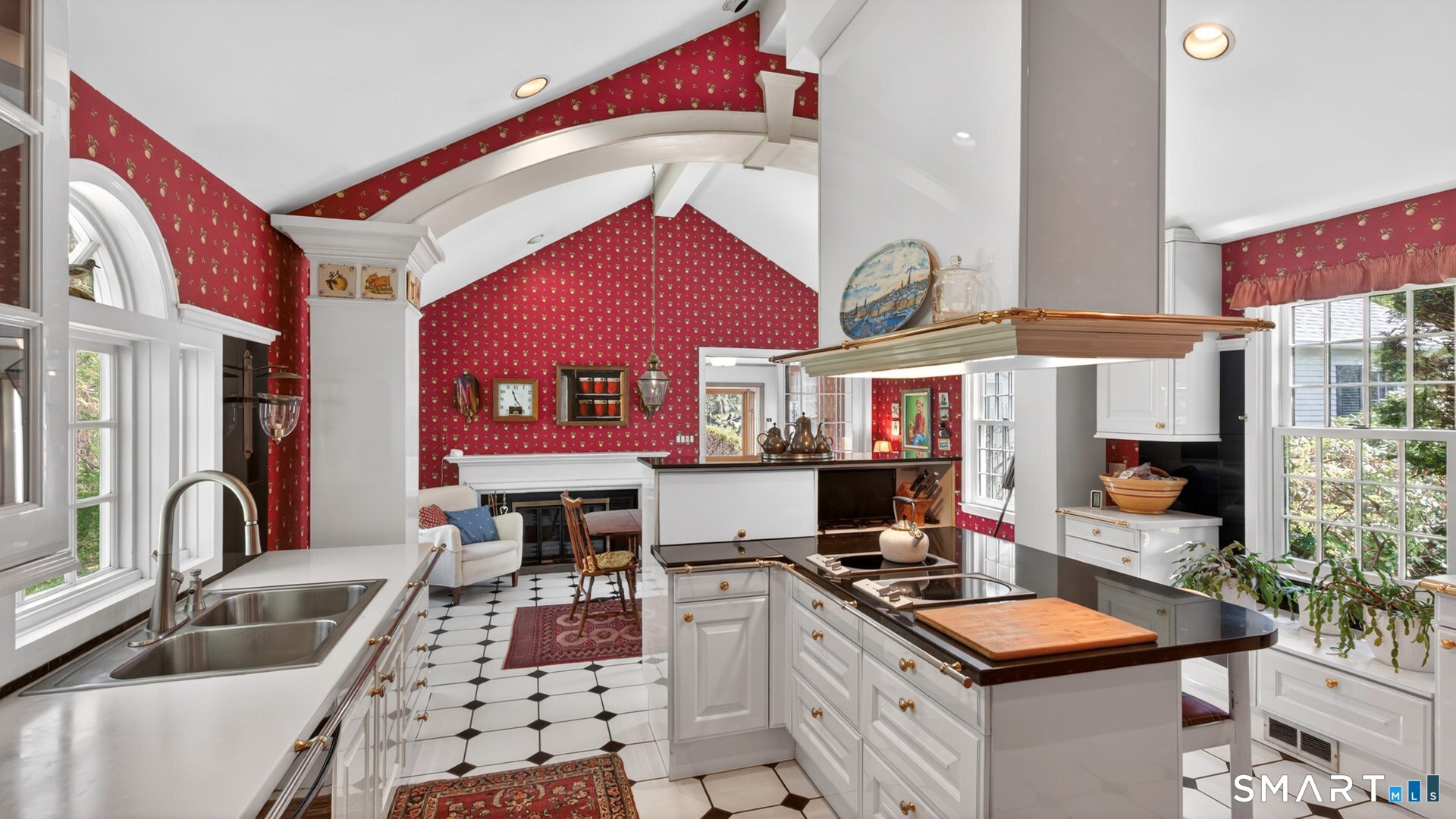 16 Pinnacle Mountain Road Simsbury, CT 06070 - Photo 15 of 38