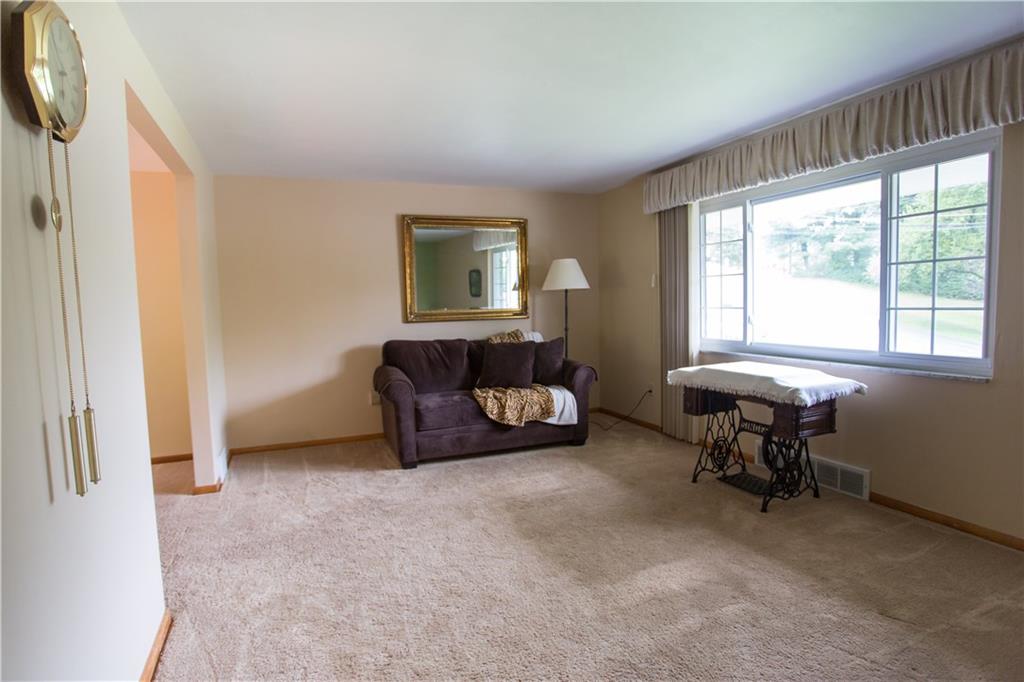 1006 Harvard Road Monroeville, PA 15146 - Photo 4 of 24 Living Room