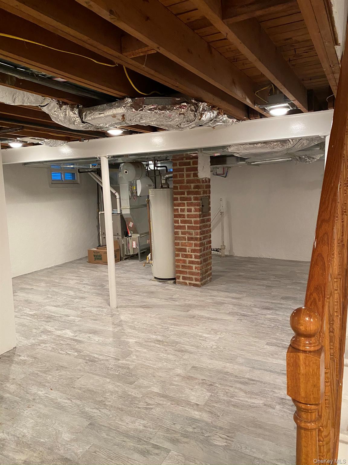 25 Woodhollow Road Albertson, NY 11507 - Photo 10 of 17