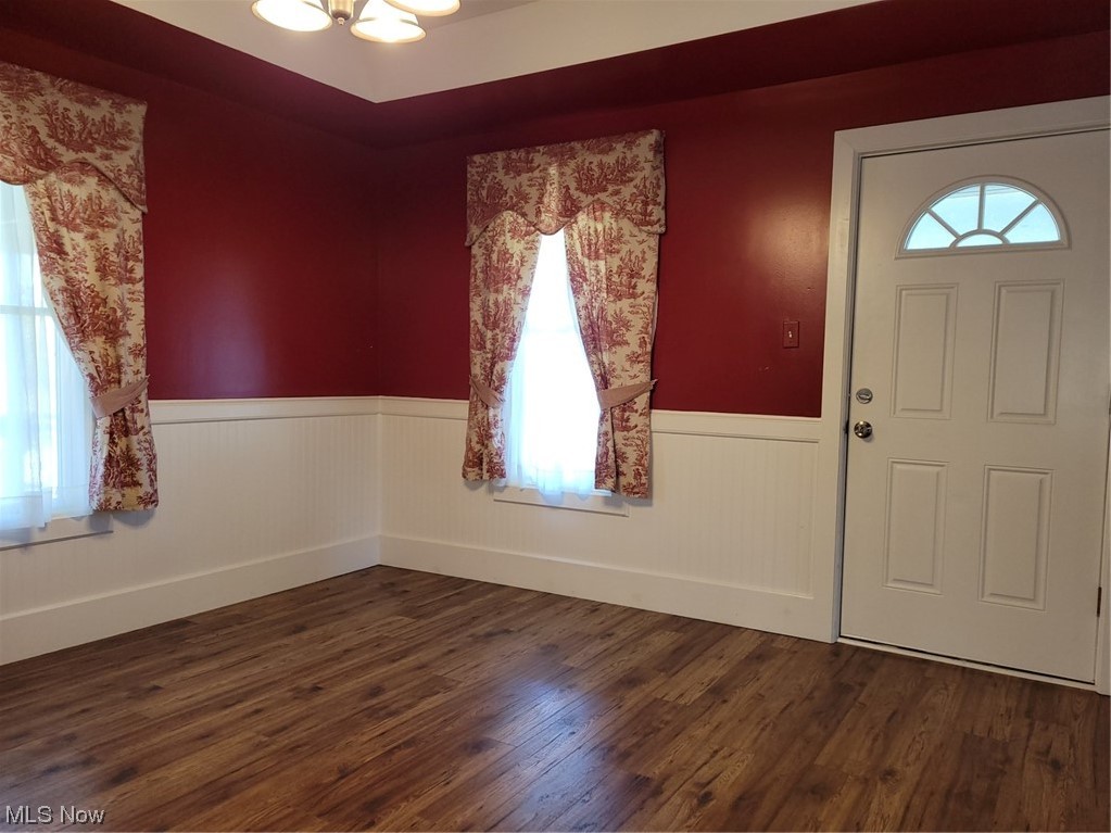 22922 Putney Ridge Road Quaker City, OH 43773 - Photo 8 of 31 View of hardwood floored entrance foyer