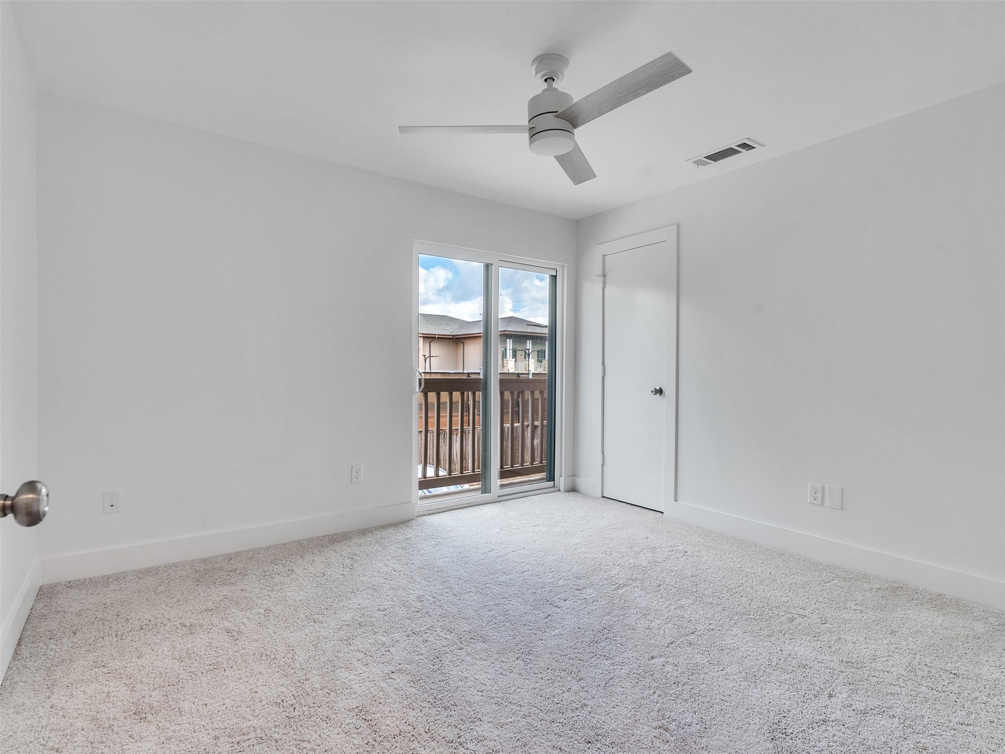 2829 Timmons Lane, Unit 204 Houston, TX 77027 - Photo 15 of 32 a view of an empty room with a window