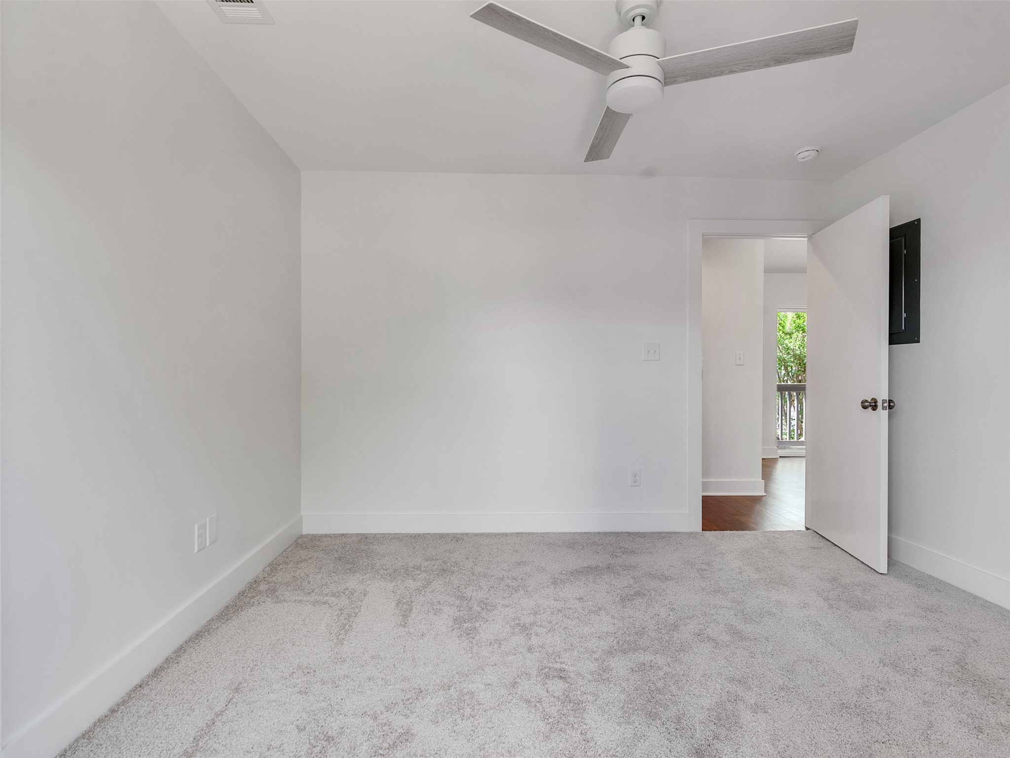 2829 Timmons Lane, Unit 204 Houston, TX 77027 - Photo 16 of 32 a view of empty room