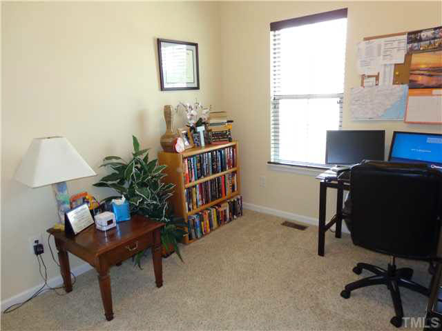 1537 Rodessa Run Raleigh, NC 27607 - Photo 17 of 25