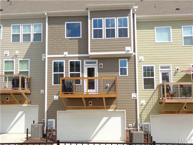 1537 Rodessa Run Raleigh, NC 27607 - Photo 21 of 25 2 car garage.