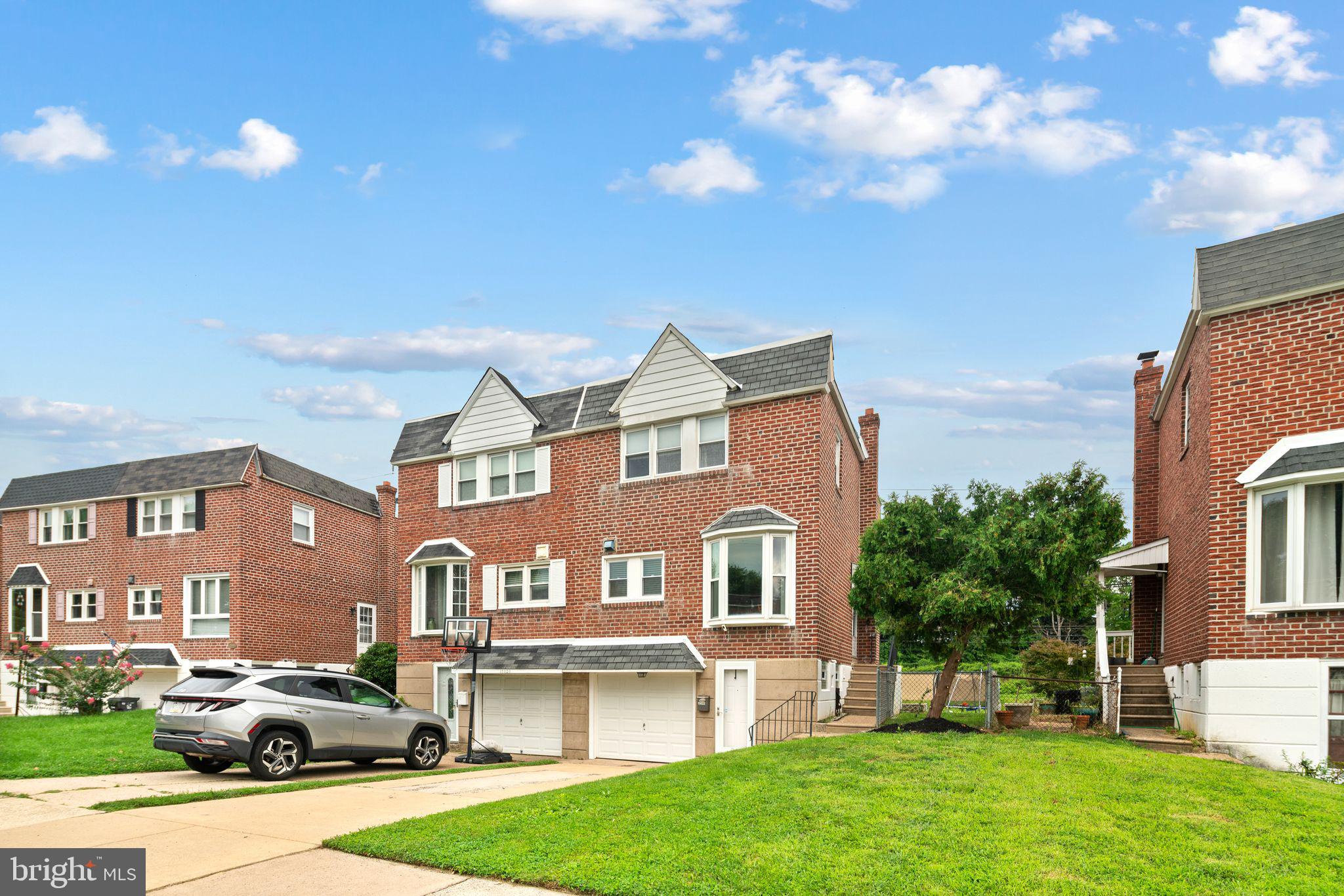 15022 London Road Philadelphia, PA 19116 - Photo 2 of 27 Gallery Image 2