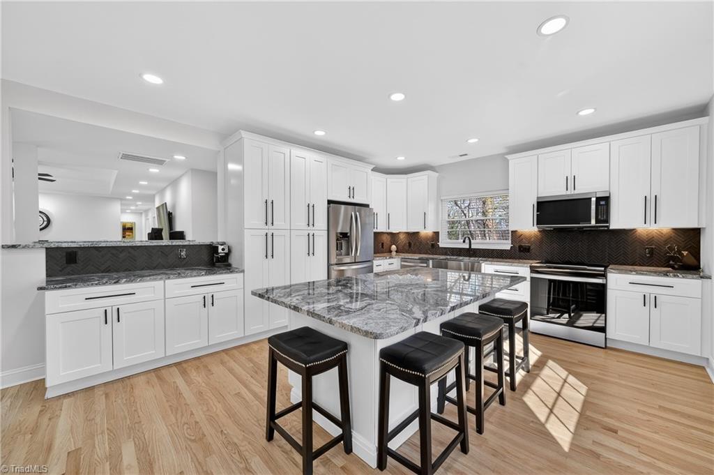 3244 Nottingham Road Winston-Salem, NC 27104 - Photo 9 of 37