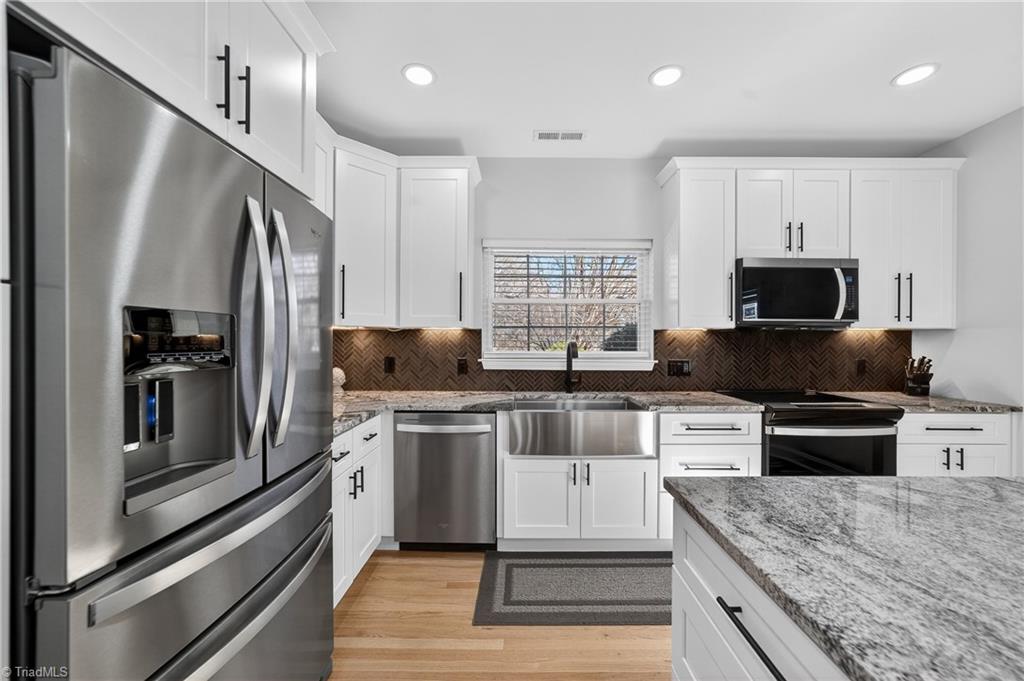 3244 Nottingham Road Winston-Salem, NC 27104 - Photo 10 of 37