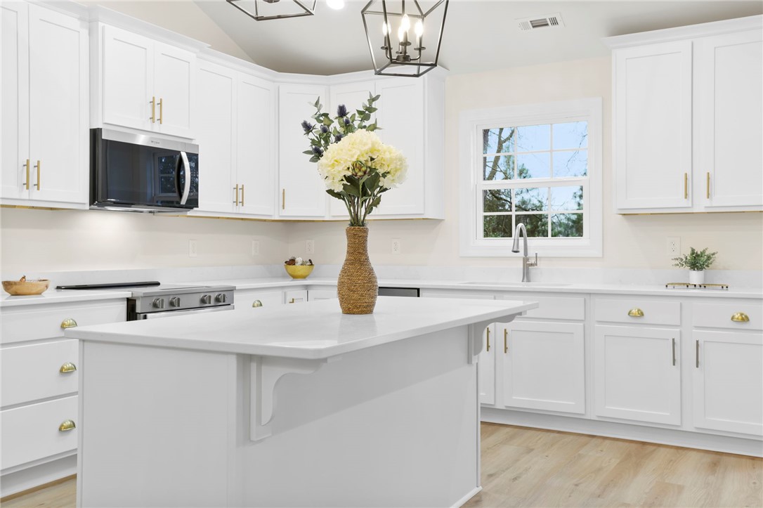 1005 Cove Circle Anderson, SC 29626 - Photo 8 of 48