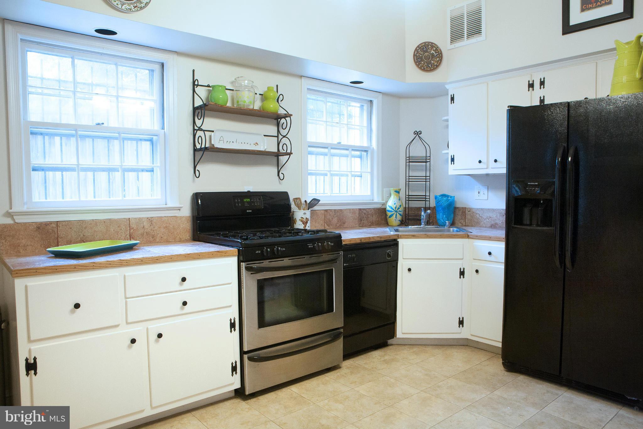 535 4th Street Southeast Washington, DC 20003 - Photo 14 of 30 Kitchen