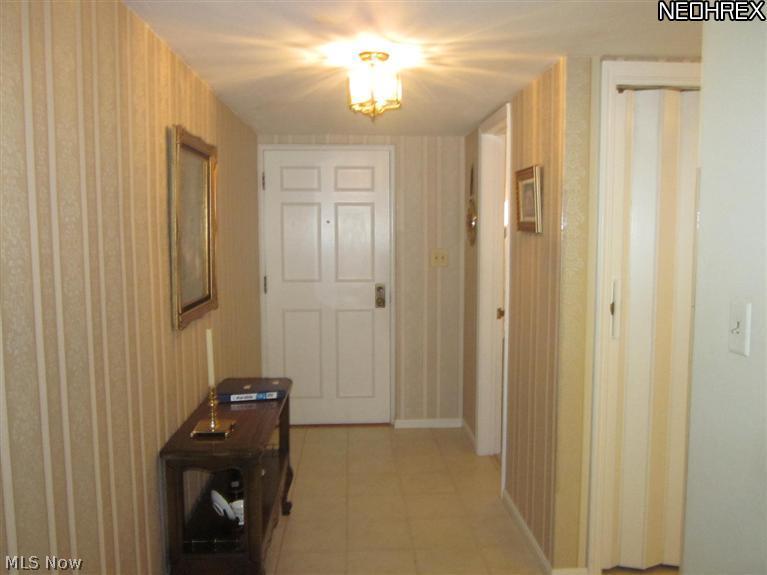 2365 Covington Road, Unit 122E Akron, OH 44313 - Photo 6 of 23 entrance to the condo