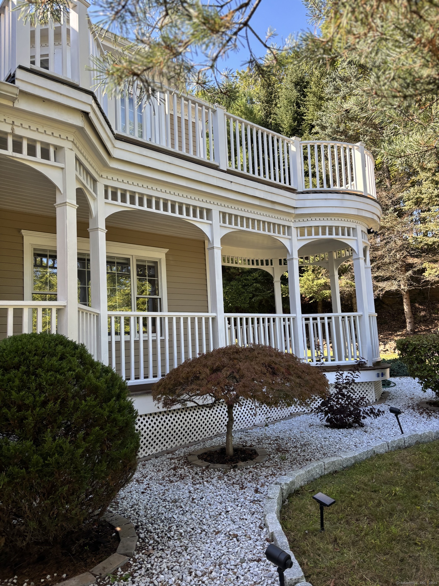 28 Gaylord Glen Waterbury, CT 06708 - Photo 2 of 26