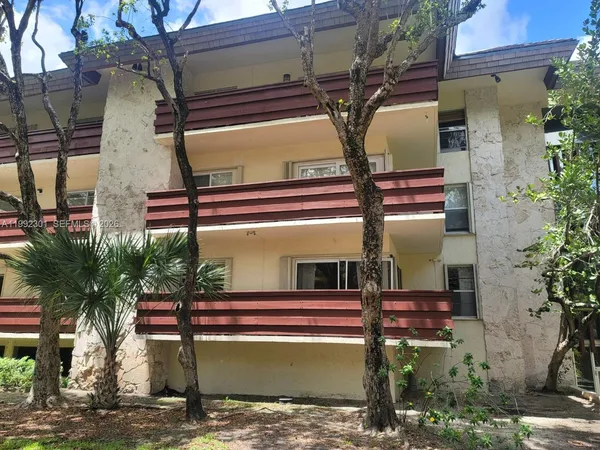 $399,000 | 1205 Mariposa Avenue, Unit 206, Coral Gables, FL 33146