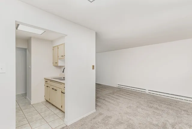 $124,900 | 9724 Karlov Avenue, Unit 103, Oak Lawn, IL 60453