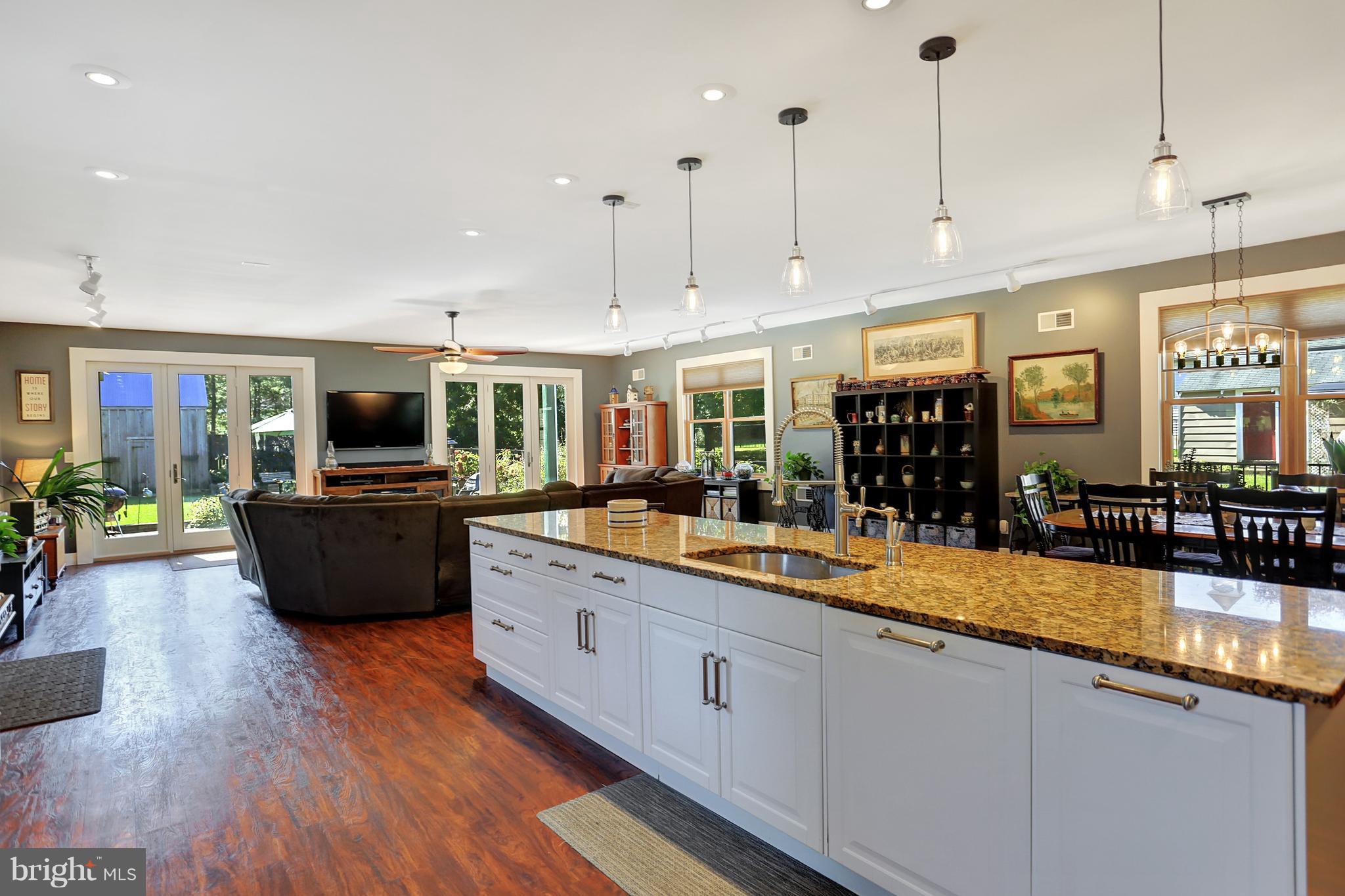 34 East Lemon Street Lititz, PA 17543 - Photo 4 of 54
