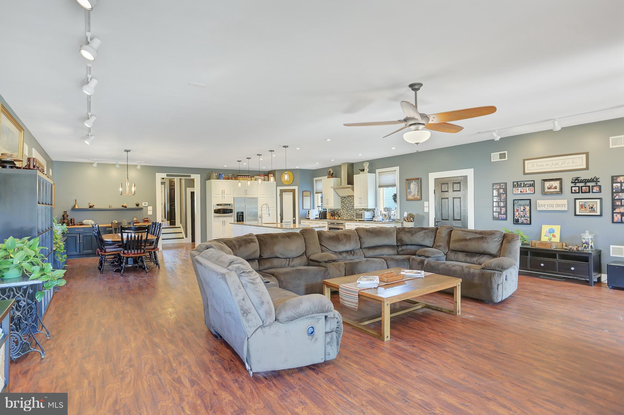 34 East Lemon Street Lititz, PA 17543 - Photo 8 of 54