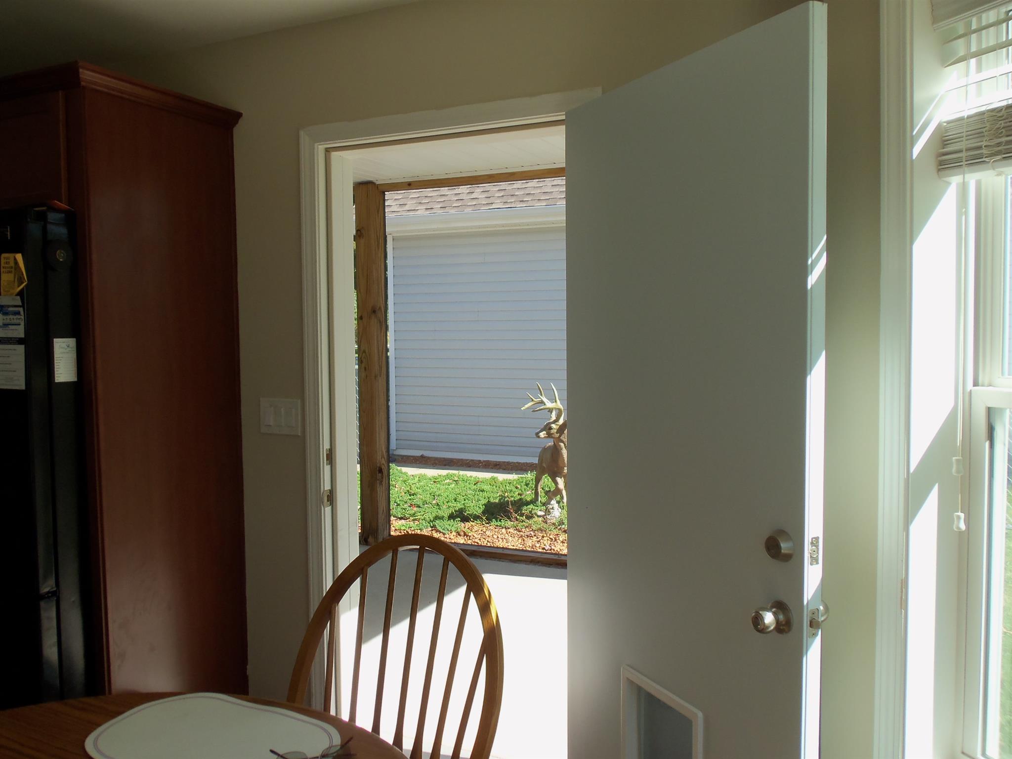 2960 Rossview Road Clarksville, TN 37043 - Photo 12 of 26 a view of a balcony