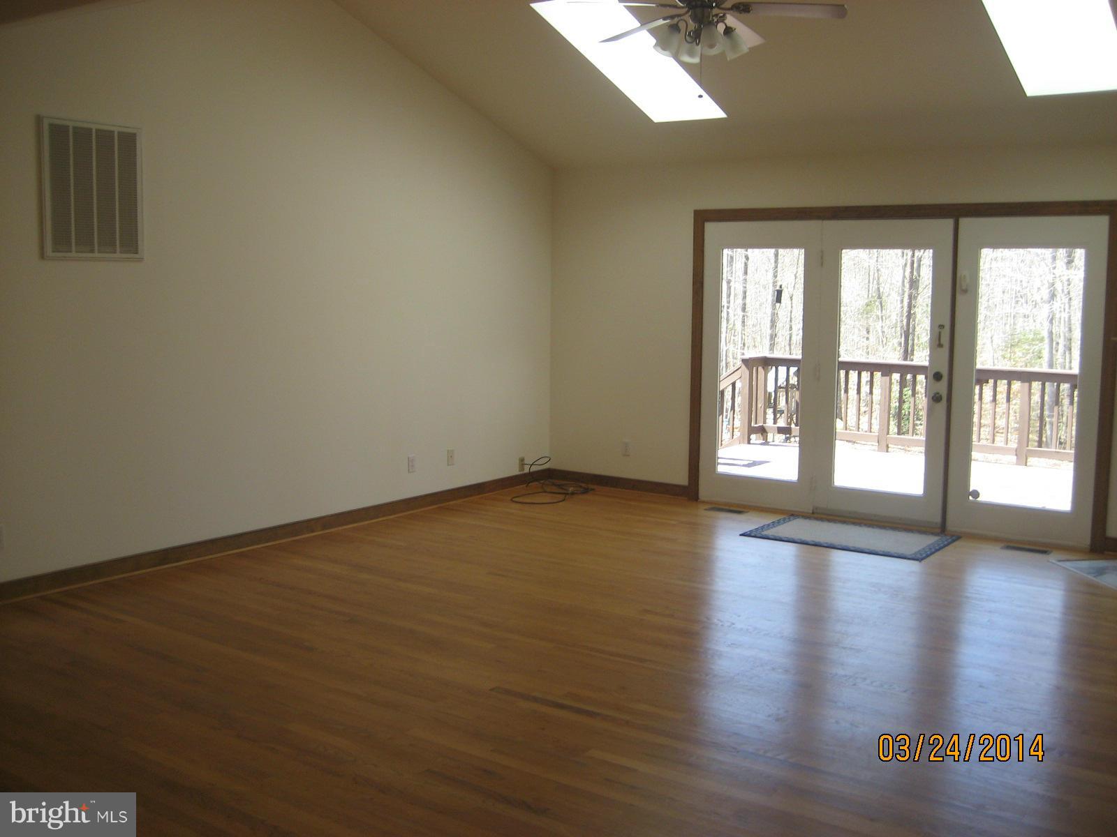 2114 Country Road Beaverdam, VA 23015 - Photo 8 of 30 Living Room