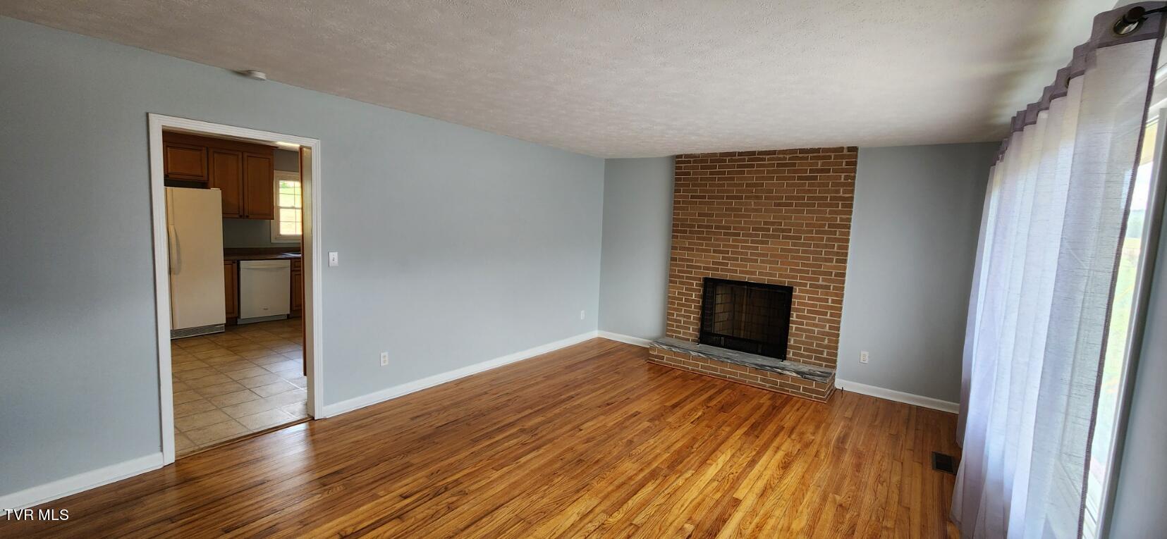 4149 Carters Valley Road Church Hill, TN 37642 - Photo 10 of 46 Living Room
