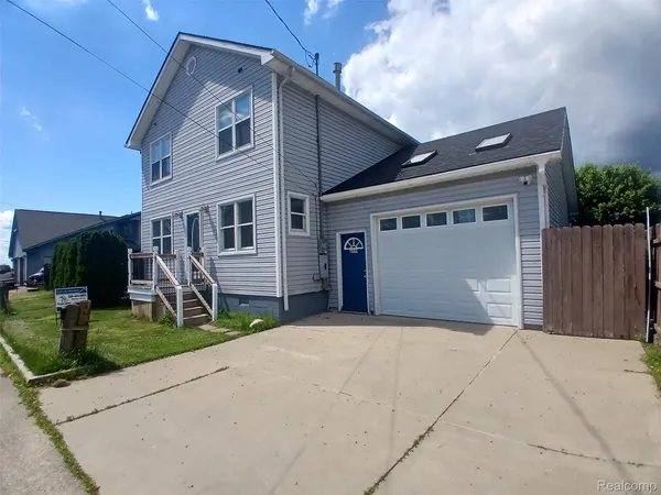 $369,900 | 7886 Inglewood Drive, Algonac, MI 48001