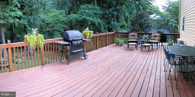 1714 Brookshire Run Point of Rocks, MD 21777 - Photo 3 of 7 Deck