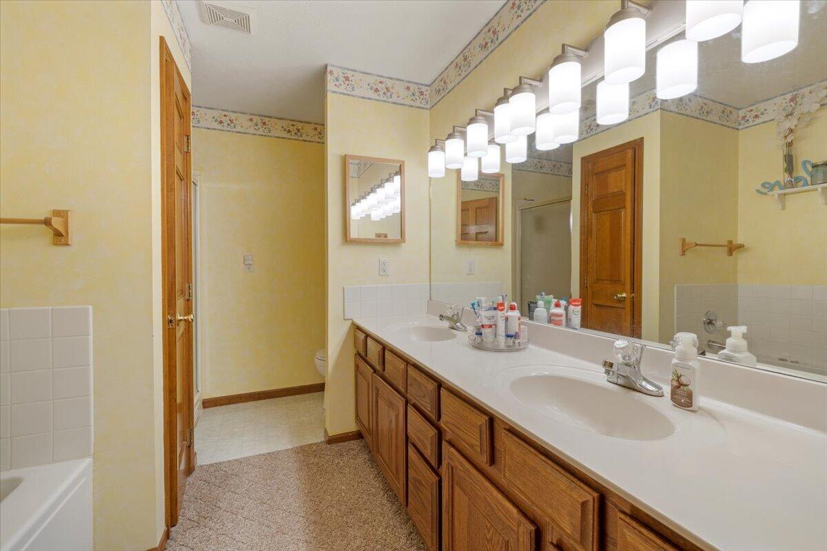 3333 Rocky Point Road Springfield, OH 45502 - Photo 21 of 51 25-3I3A0684