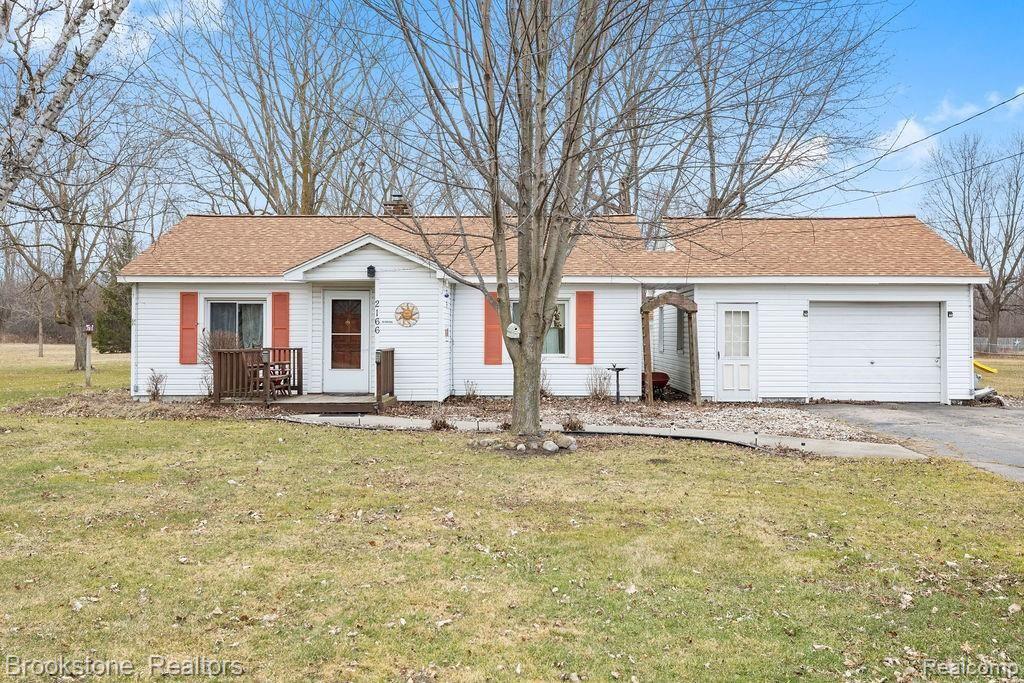 2166 Howe Road Burton, MI 48519 - Photo 17 of 24 GO0A9376.jpg