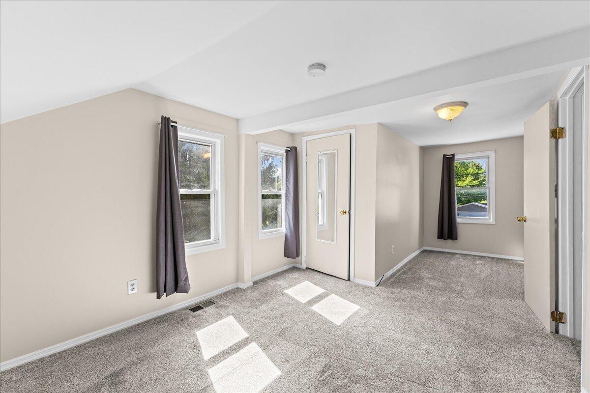 1049 Collier Road Auburn Hills, MI 48326 - Photo 18 of 36 33-IMG_5183_web